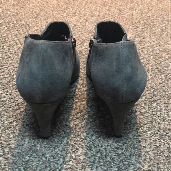 Ellen Tracy booties 🌺🌺🌺 - Picture 3 of 7